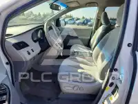 2013 Toyota SIENNA фото