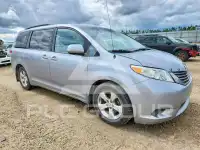 2013 Toyota SIENNA фото