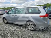 2013 Toyota SIENNA photo
