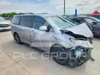 2013 Toyota SIENNA фото