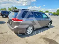 2013 Toyota SIENNA фото