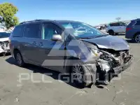 2013 Toyota SIENNA фото