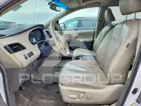 2013 Toyota SIENNA photo