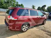 2013 Toyota SIENNA фото
