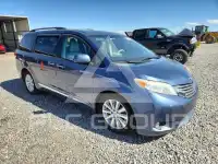 2013 Toyota SIENNA фото
