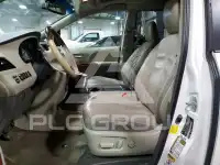2013 Toyota SIENNA фото