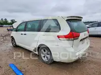 2013 Toyota SIENNA photo