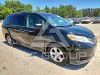 2013 Toyota SIENNA photo