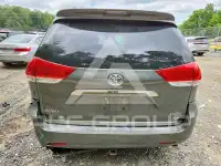 2013 Toyota SIENNA фото
