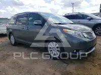 2013 Toyota SIENNA photo