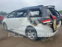 2013 Toyota SIENNA фото