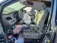 2013 Toyota SIENNA фото