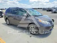2013 Toyota SIENNA фото