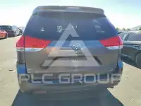 2013 Toyota SIENNA фото