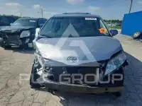 2013 Toyota SIENNA фото