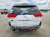 2013 Toyota SIENNA photo