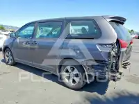 2013 Toyota SIENNA photo