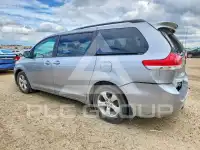 2013 Toyota SIENNA фото