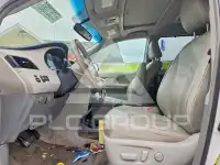 2013 Toyota SIENNA фото