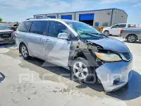2013 Toyota SIENNA фото