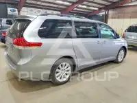 2013 Toyota SIENNA фото