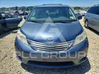 2013 Toyota SIENNA photo