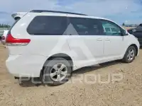2013 Toyota SIENNA photo
