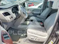 2013 Toyota SIENNA фото