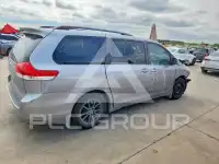 2013 Toyota SIENNA фото