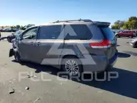 2013 Toyota SIENNA фото