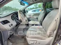 2013 Toyota SIENNA фото