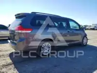 2013 Toyota SIENNA фото