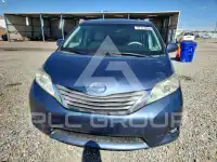 2013 Toyota SIENNA фото