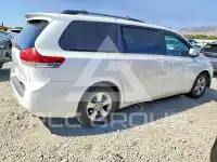 2013 Toyota SIENNA фото