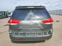 2013 Toyota SIENNA фото