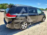 2013 Toyota SIENNA photo