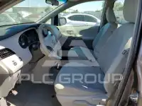 2013 Toyota SIENNA photo