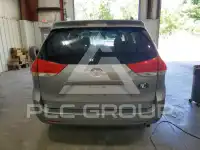 2013 Toyota SIENNA photo