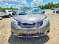 2013 Toyota SIENNA фото