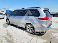 2013 Toyota SIENNA фото