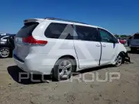 2013 Toyota SIENNA photo