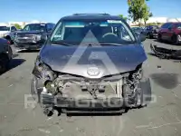 2013 Toyota SIENNA фото