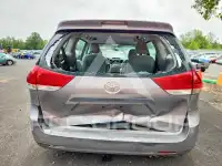2013 Toyota SIENNA фото