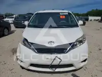 2013 Toyota SIENNA фото