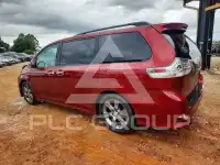 2013 Toyota SIENNA фото