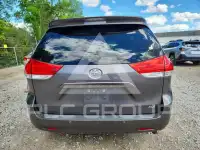 2013 Toyota SIENNA фото