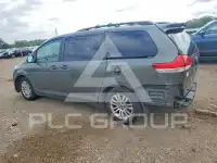 2013 Toyota SIENNA photo