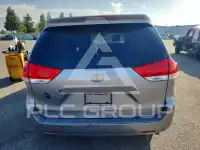 2013 Toyota SIENNA фото