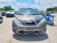 2013 Toyota SIENNA фото