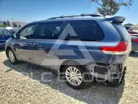 2013 Toyota SIENNA photo